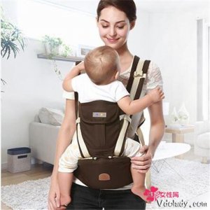 �¿�Ӥ���������������һ��������һ�ߴ���