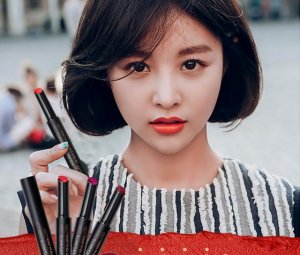 ŮҲҪѧͿں죬һںƺӴش·